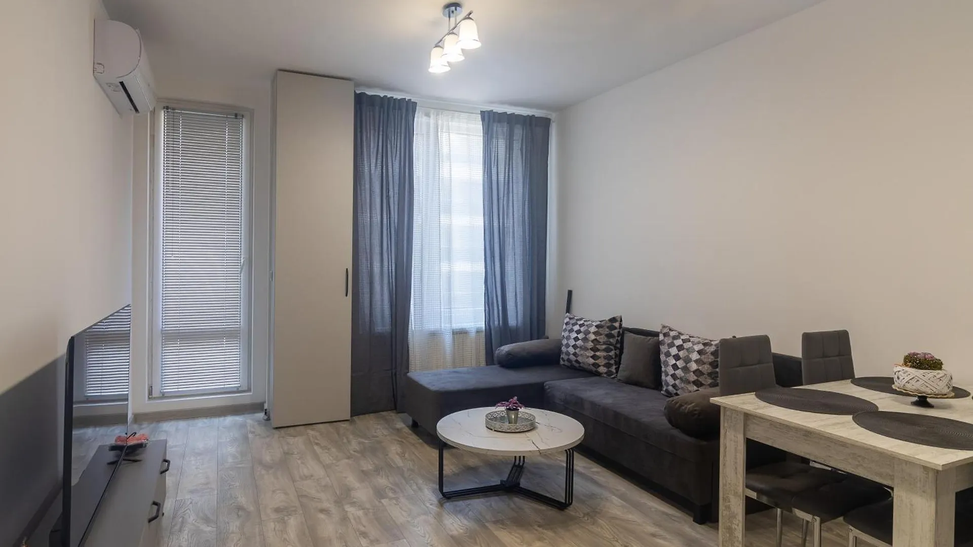 Stylish 2 Bdr Apartment At An Excellent Location contacts